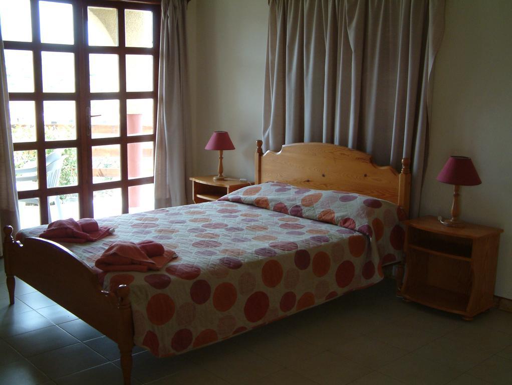 Pelekanos Apartments Pissouri Room photo
