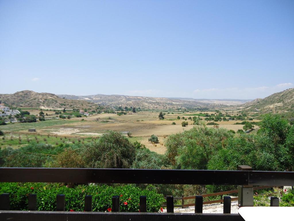 Pelekanos Apartments Pissouri Room photo